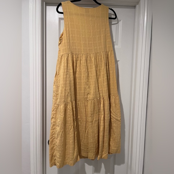 Gap yellow sundress with pockets - Picture 2 of 3